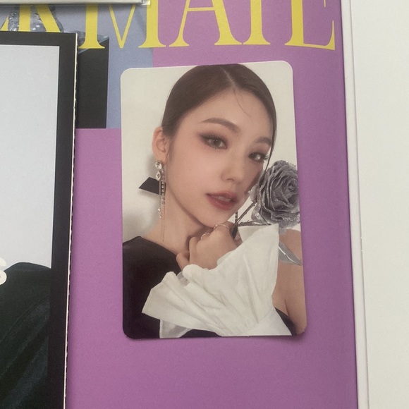 Itzy Checkmate Kpop album Chaeryeong Version - Picture 4 of 7